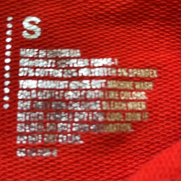 Red and black plaid, hooded cropped top, long sleeve stretchy women’s small - Picture 6 of 6